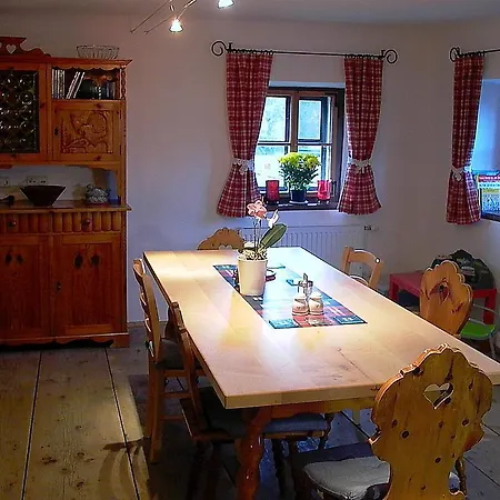 Alter Wirt First Floor